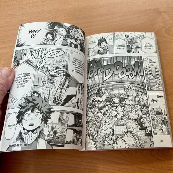 My Hero Academia series 12 comic book - Picture 3 of 3